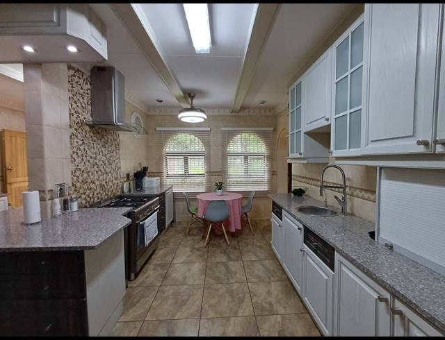 5 BEDROOM HOUSE FOR SALE IN VANDERBIJLPARK SE 2